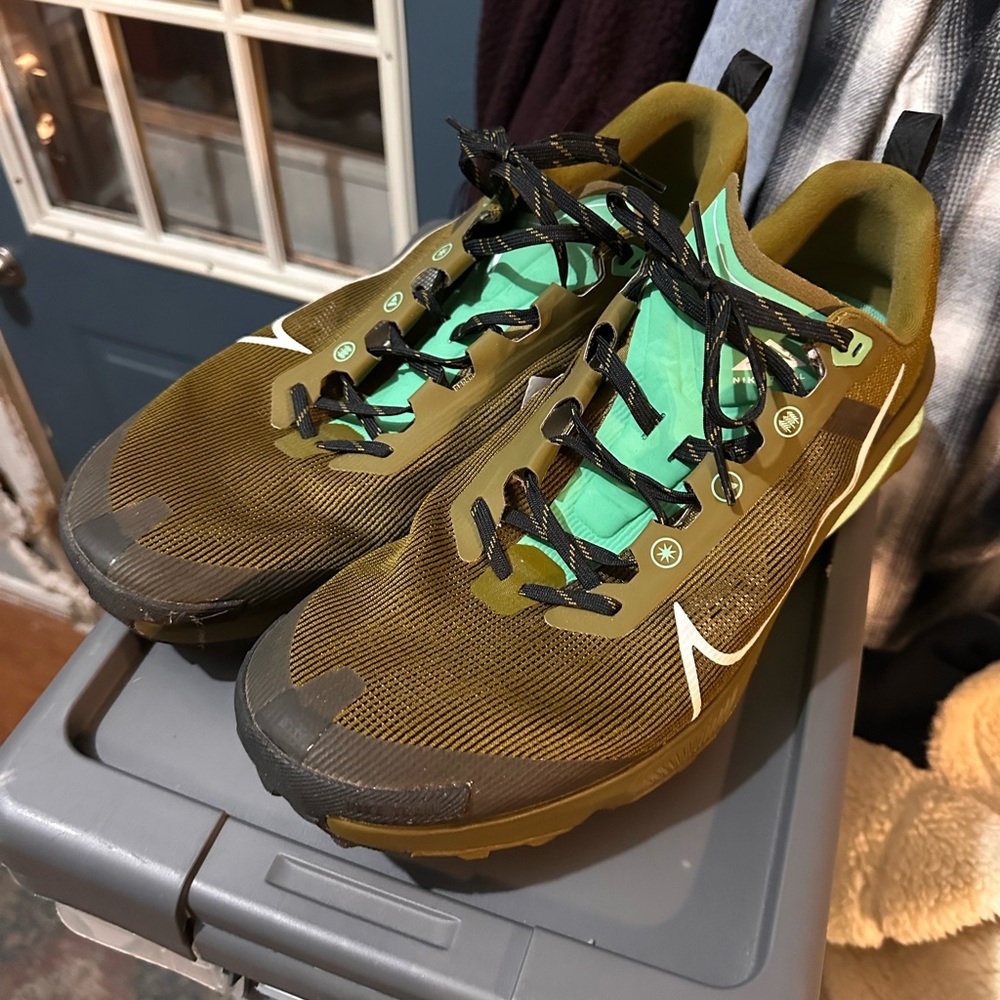 Nike trail running shoe size 15
